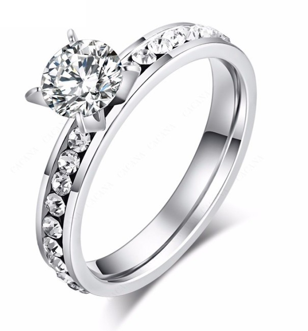 Eleganter Verlobungsring mit Stein 10