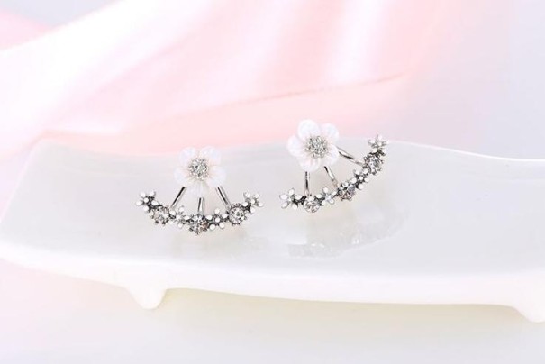 Elegantes pendientes de flores J1920 plateado