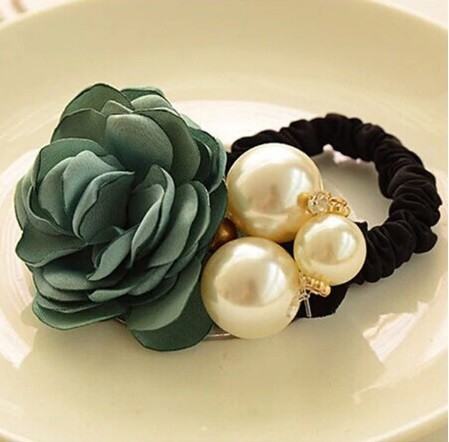 Elegantní gumička do vlasů zelená