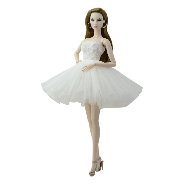 Elegantní šaty pro panenku 4
