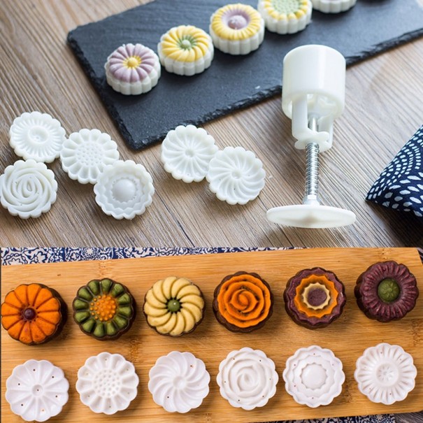 Emporte-pièces à biscuits avec tampon 7 pcs 1