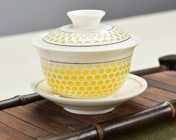 En gaiwan teskål med ornamenter 3