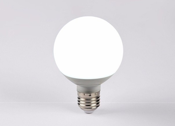 Energibesparende LED-pære E27 kold hvid 7W