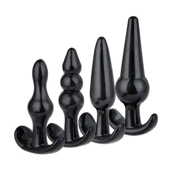 Ensemble de 4 plugs anaux en silicone de différentes formes surface lisse design ergonomique entretien facile dans un emballage discret noir