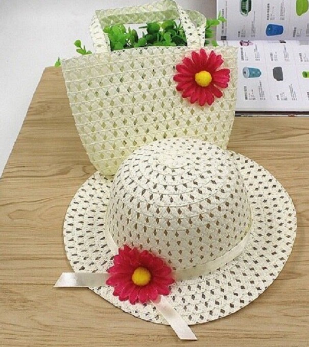 Ensemble enfant chapeau et sac à main crème