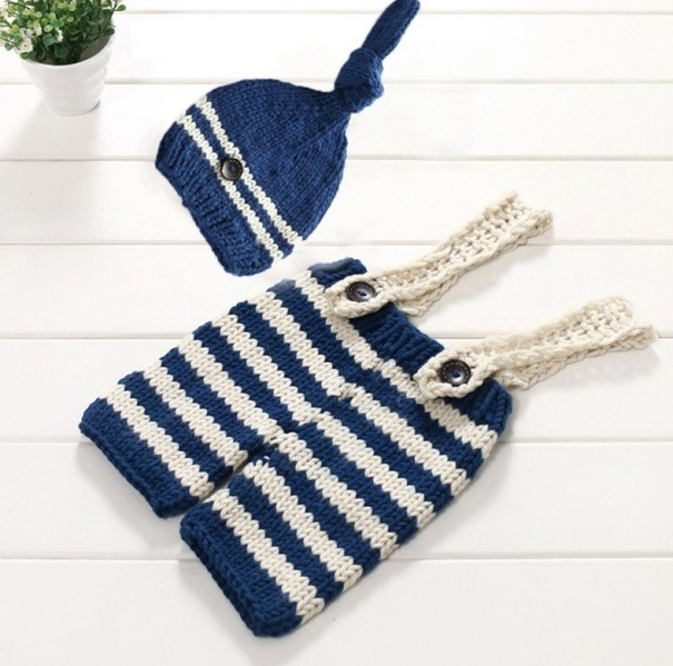 Ensemble tricoté pour garçon avec bonnet et pantalon 2