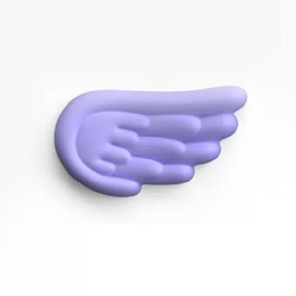 Ergonominen enkelinsiiven muotoinen hiiren rannetuki. Muistivaahto. Vähentää väsymystä tietokoneella työskenneltäessä ja pelatessa. violetti