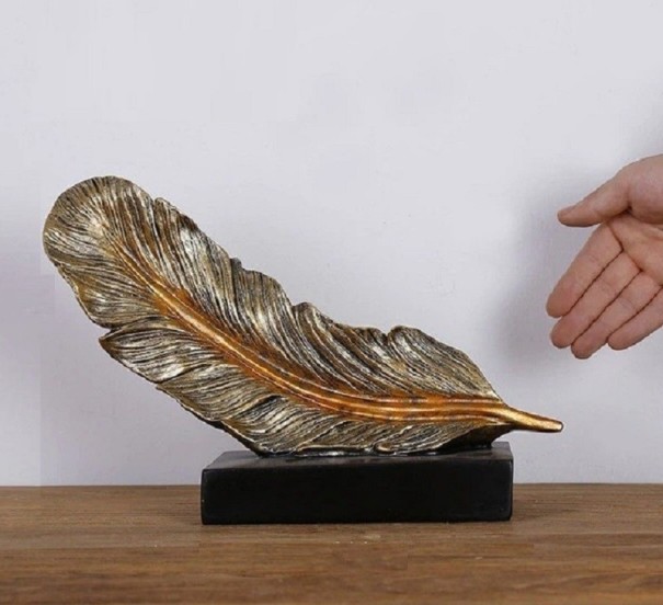 Escultura de pluma de pájaro 1