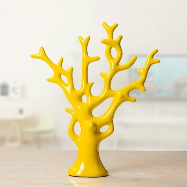 Escultura decorativa de árbol amarillo