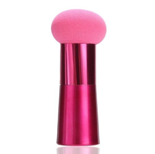 Esponja de maquillaje en un pincel 3