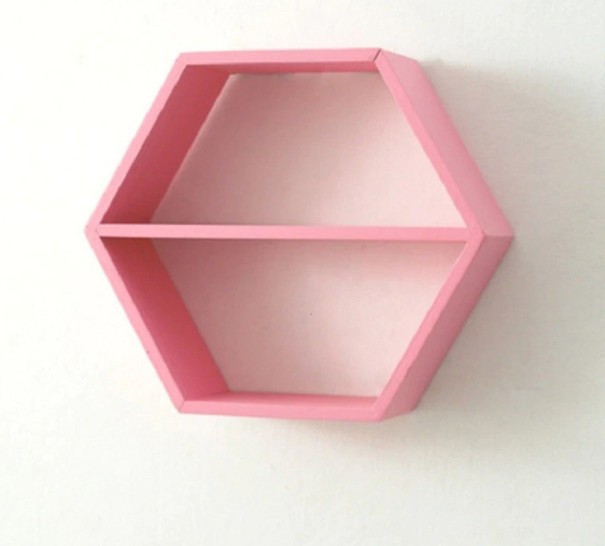 Estante de madera rosa