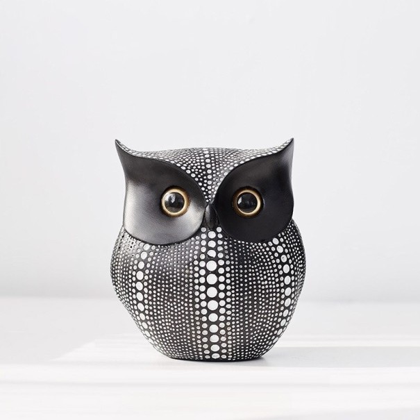 Estatuilla decorativa de búho negro