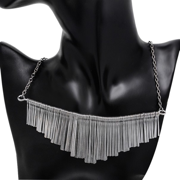 Extravagant damhalsband J1926 grå