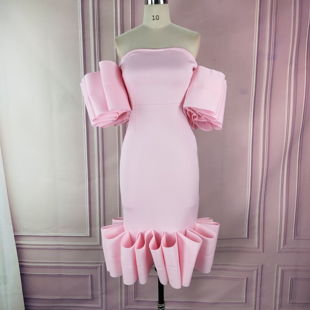 Extravagantes Damenkleid rosa L