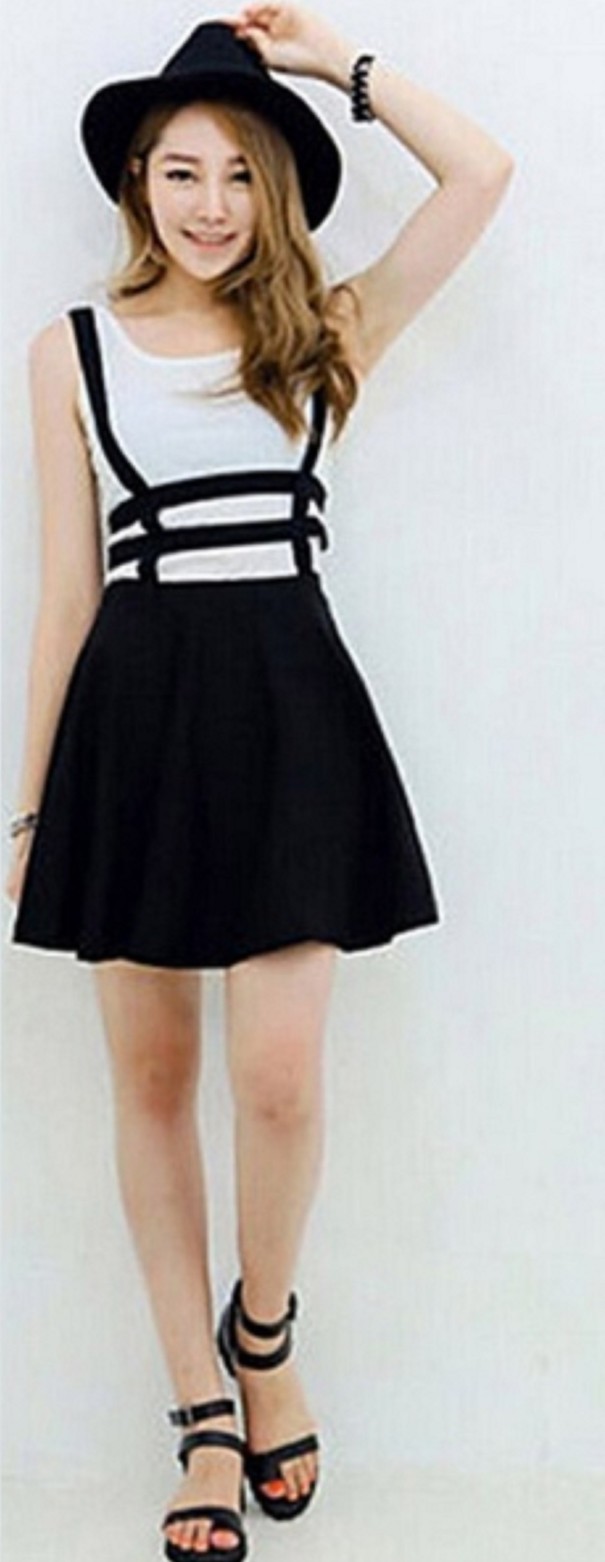 Falda de mujer con tirantes negro