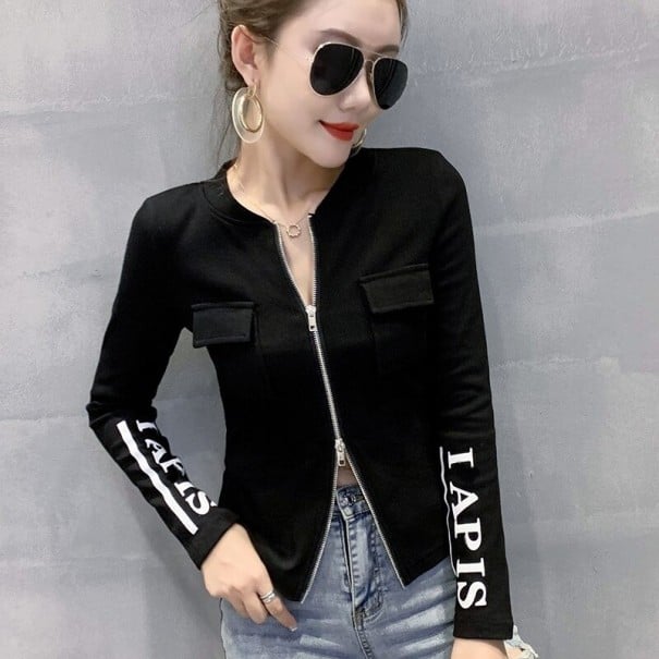 Felpa aderente da donna con zip e maniche lunghe Due tasche sul petto con patta Scritta e striscia a contrasto sulle maniche Materiale nero L