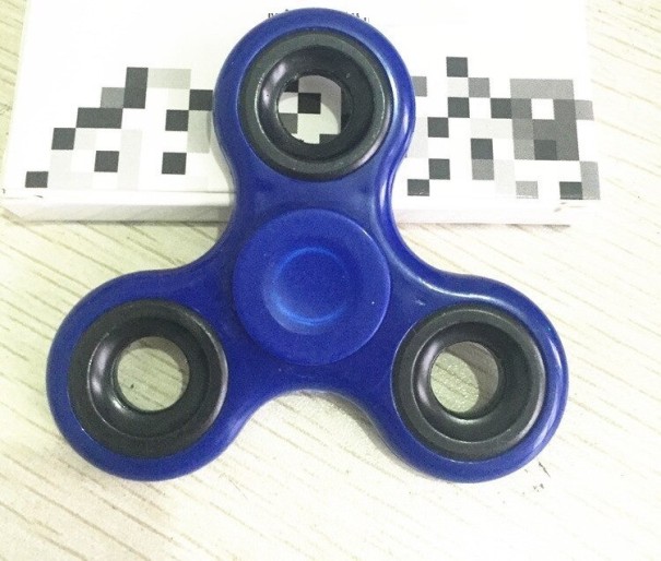 Fidget spinner A2225 ciemnoniebieski