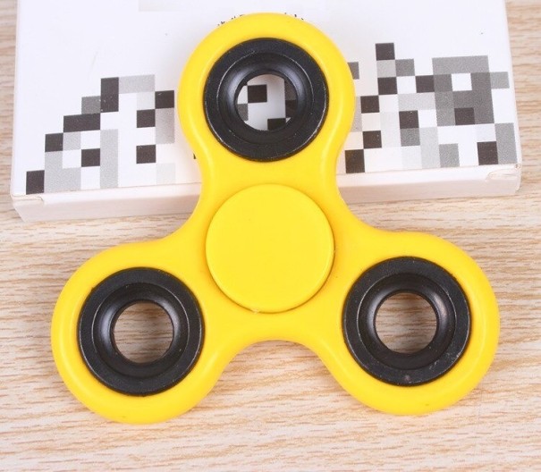 Fidget spinner A2225 jaune