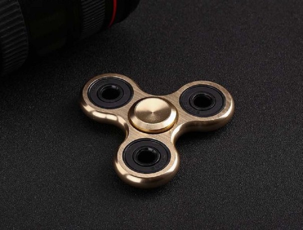 Fidget spinner de metal A2214 dorado