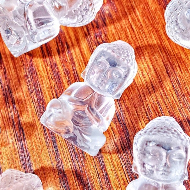 Figur af siddende Buddha i klar kvarts 1,5–3 cm naturlig sten gennemsigtig dekoration til meditation interiør og samlerformål 1