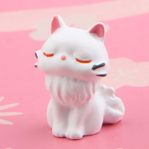 Figurine chat blanc 1