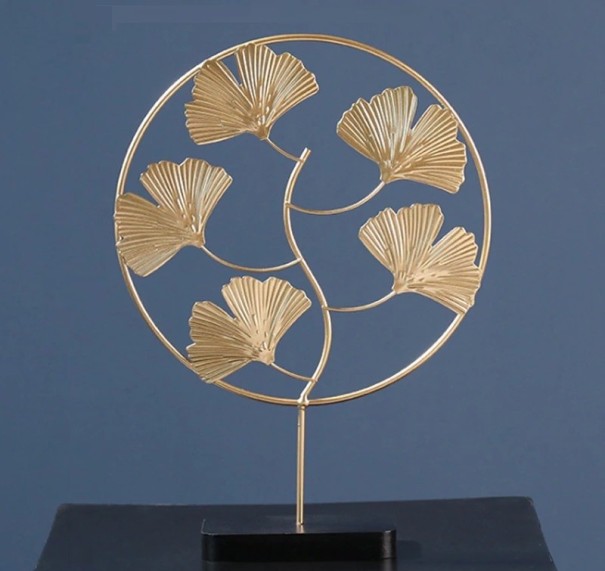 Figurine décorative avec des feuilles L 2