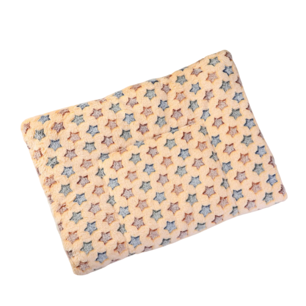 Flanelová podložka pro kočky 49 x 32 cm Měkká spací deka Oranžová barva Barevné hvězdy Prodyšný materiál Pohodlné spaní zvířat 1