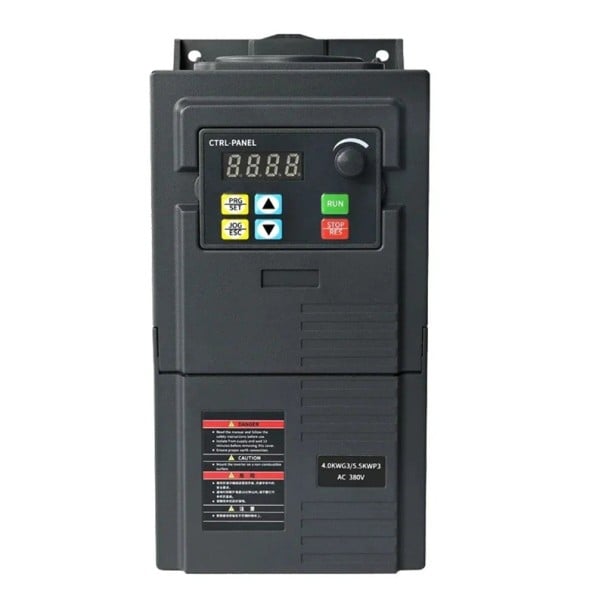 Frekvenční měnič 0,75 kW 220 V jednofázový vstup třífázový výstup proud 3,8 A frekvence 0-400 Hz vektorové 1