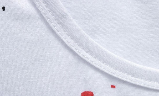 Fritidsset för män - T-shirt och mörkblå shorts J2236