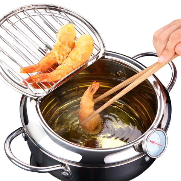 Fritovací hrnec japonského typu s vestavěným teploměrem a poklicí o objemu 3,2 l a průměru 24 cm ve stříbrném provedení s bočními uchy 1