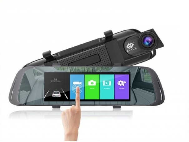 Full HD -kosketustallennus autokameralla 1