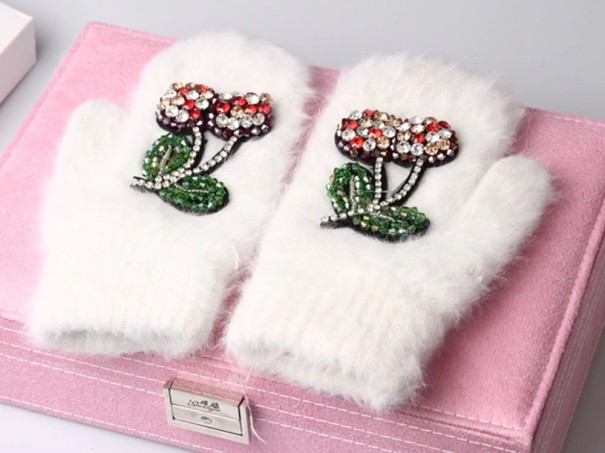 Gants d'hiver pour femmes avec des cerises J1201 blanc