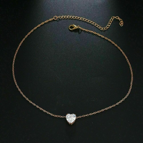 Gargantilla de mujer con corazón dorado