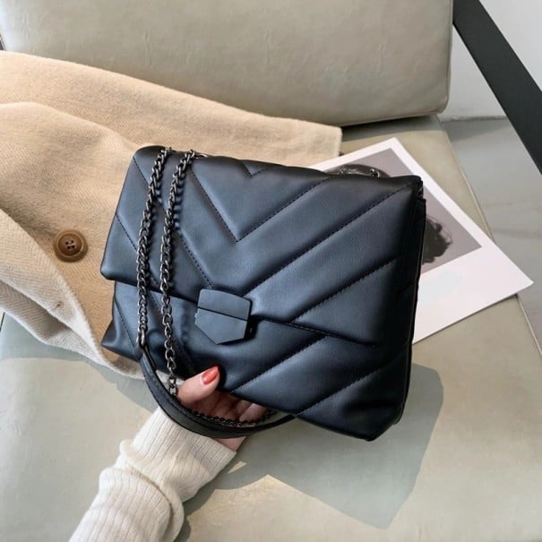 Geantă de umăr pentru femei din piele PU cu cusături în formă de V Geantă de umăr cu curea din lanț și cataramă metalică 28 x 19,5 x 8 cm negru