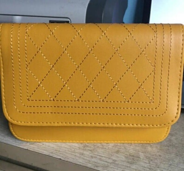 Geantă mică de damă crossbody cu capac Quilt în formă de romb Curea lungă din lanț împletită cu bandă Piele PU 20 x 14 x 7 cm galben închis