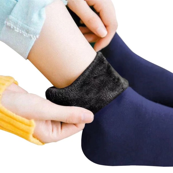 Geïsoleerde hoge sokken donkerblauw
