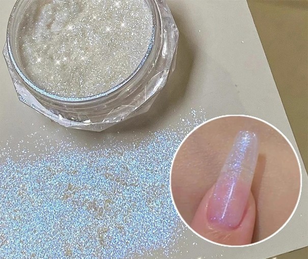 Glitzerpulver für die Maniküre – Strahlender Effekt auf Gel- und Acrylnägeln blau