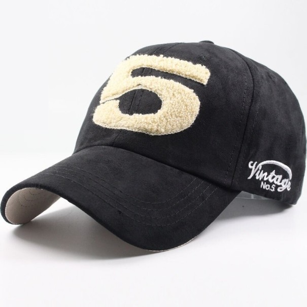 Gorra con numero negro