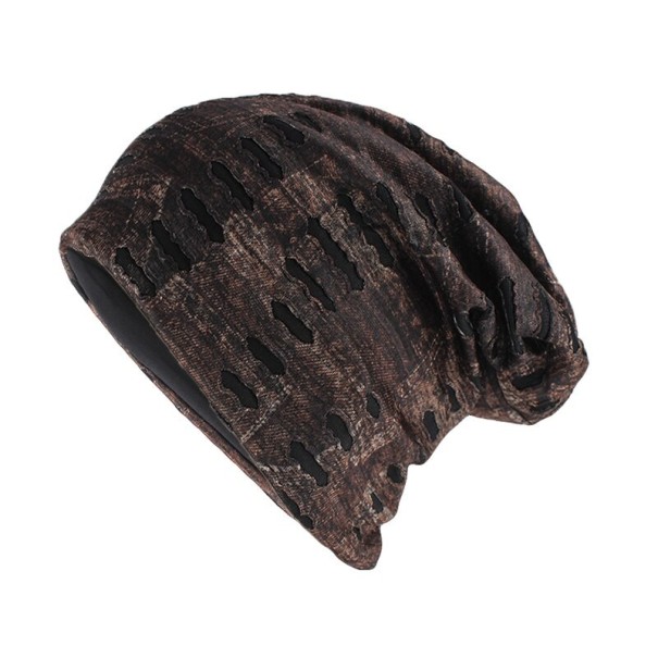 Gorra de hombre con perforaciones marrón