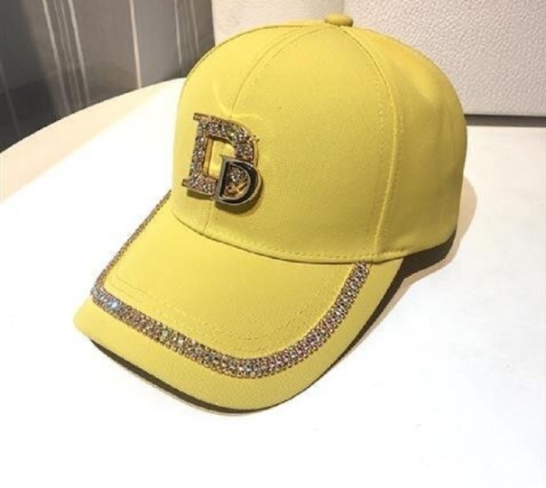 Gorra de mujer con pedrería amarillo