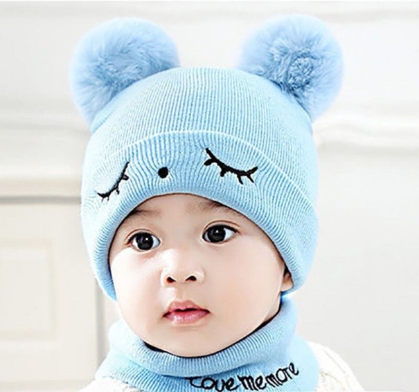 Gorro de Inverno Infantil com Pompons e Gola azul claro