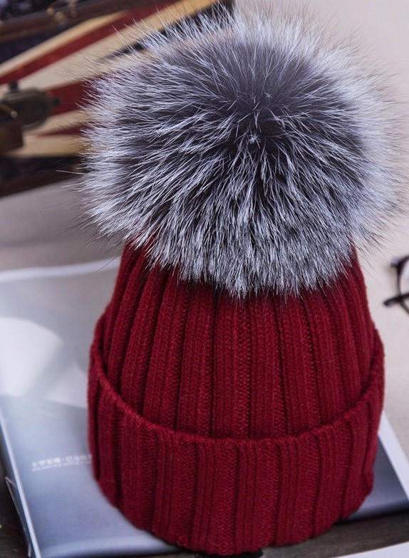 Gorro de invierno para mujer con pompón A545 burdeos