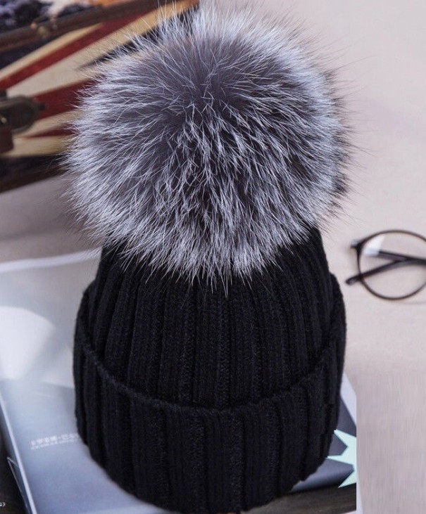 Gorro de invierno para mujer con pompón A545 negro
