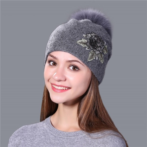 Gorro de invierno para mujer con pompón de piel gris
