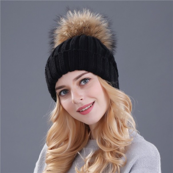Gorro de invierno para mujer con pompón negro