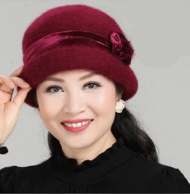 Gorro de invierno para mujer J1848 burdeos