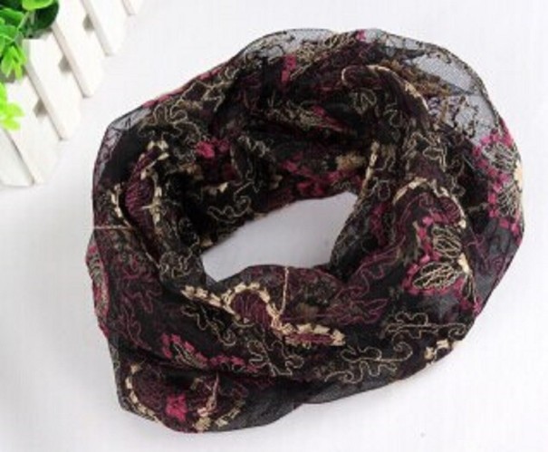 Gorro feminino com padrão floral 2