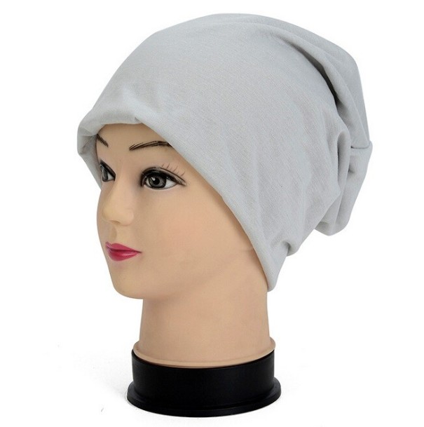Gorro feminino estiloso J3536 cinzento claro