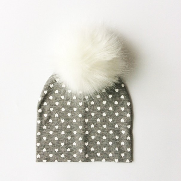 Gorro infantil com pompom peludo 12