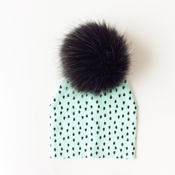 Gorro infantil com pompom peludo 17